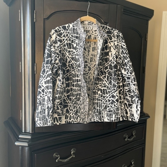 Keren Hart Jacket - Picture 2 of 7